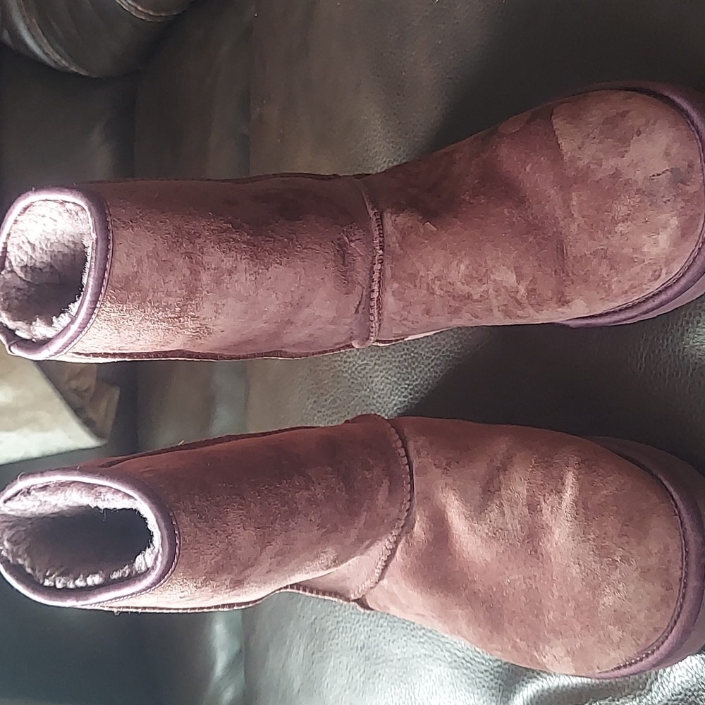 SOLD!!!!   Woman's UGG size 10